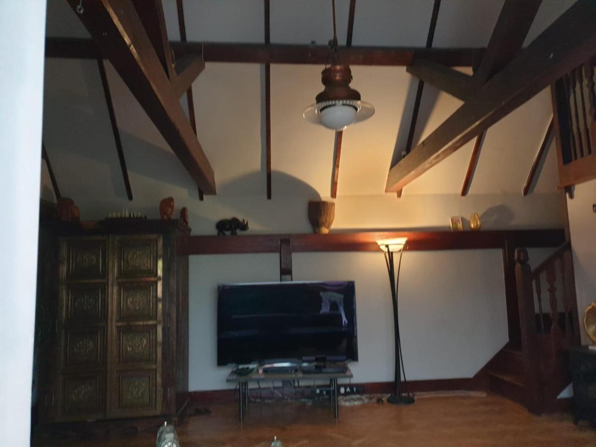 South Lodge House Dormansland Buitenkant foto