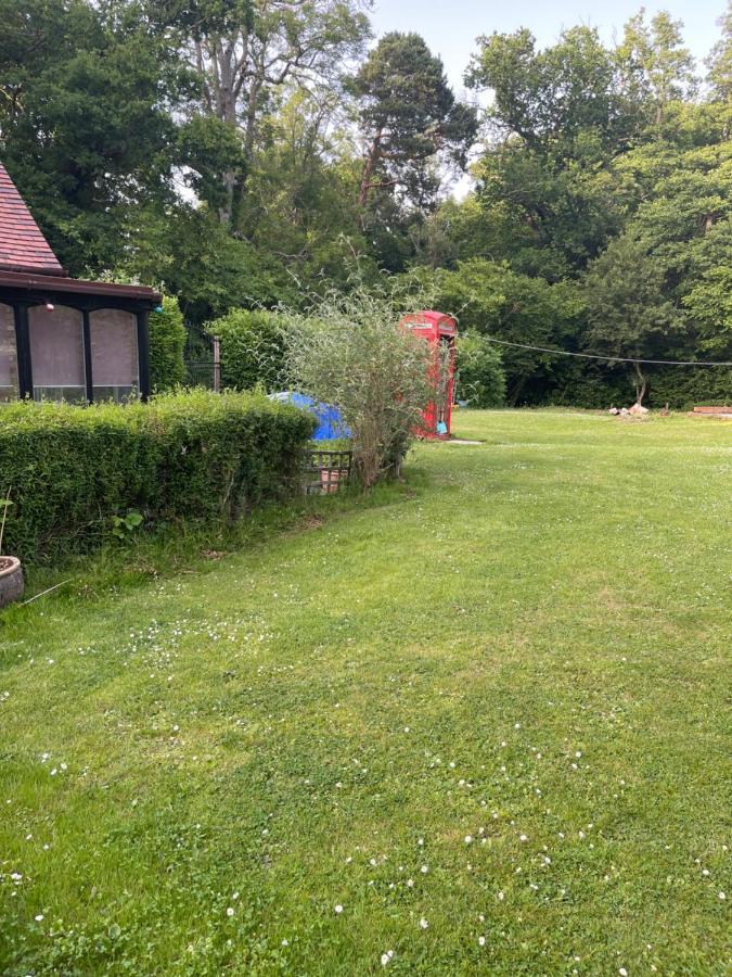 South Lodge House Dormansland Buitenkant foto